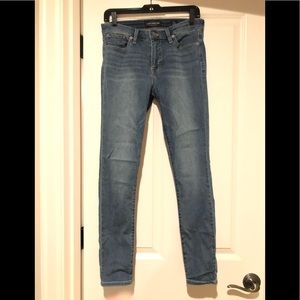 Lucky Brand ☘️ Skinny Jeans Size 28 or 6 US